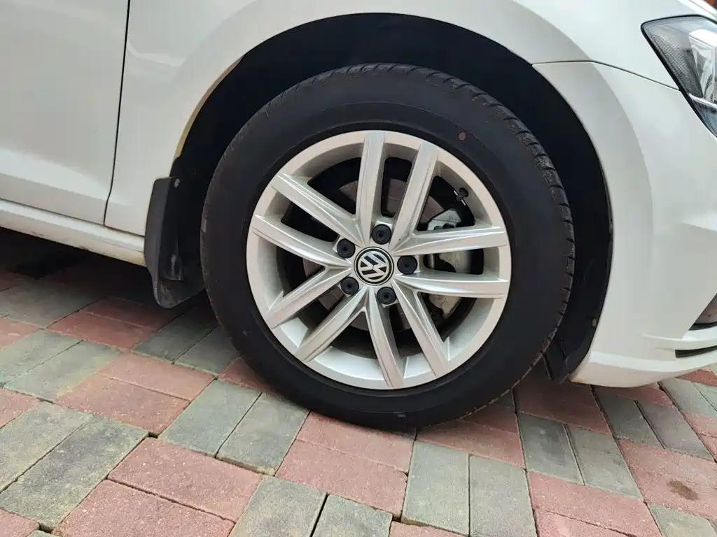 Volkswagen Golf — миниатюра 8