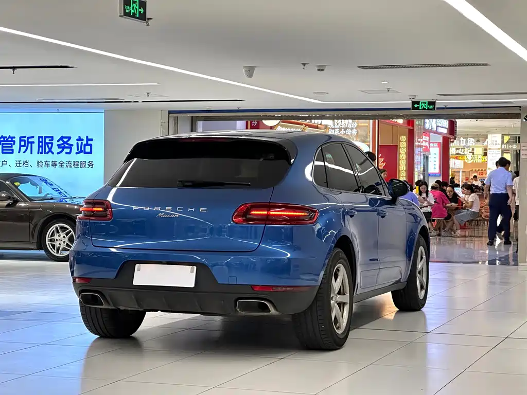 Porsche Macan — миниатюра 7