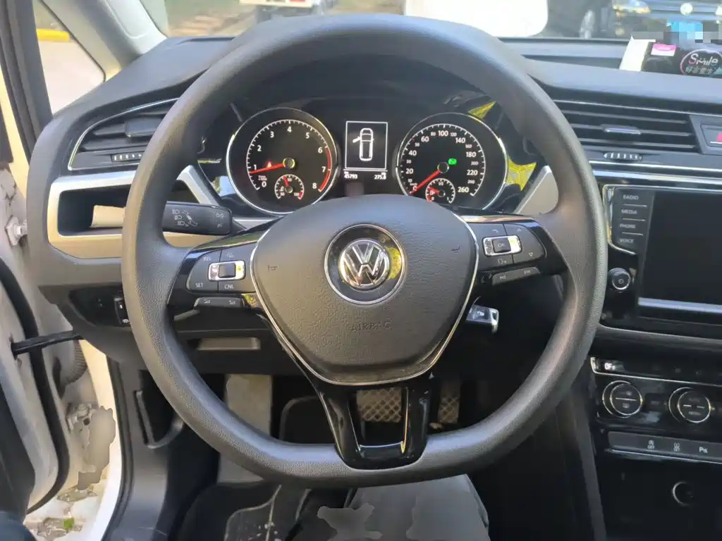 Volkswagen Touran — миниатюра 6