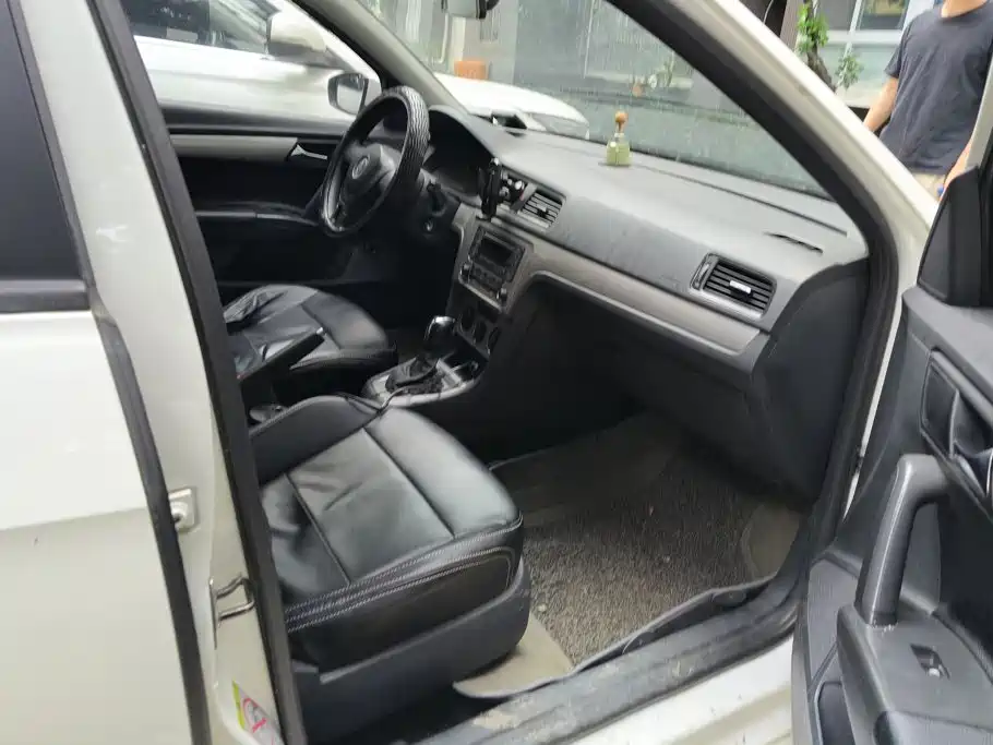 Volkswagen Lavida — миниатюра 8