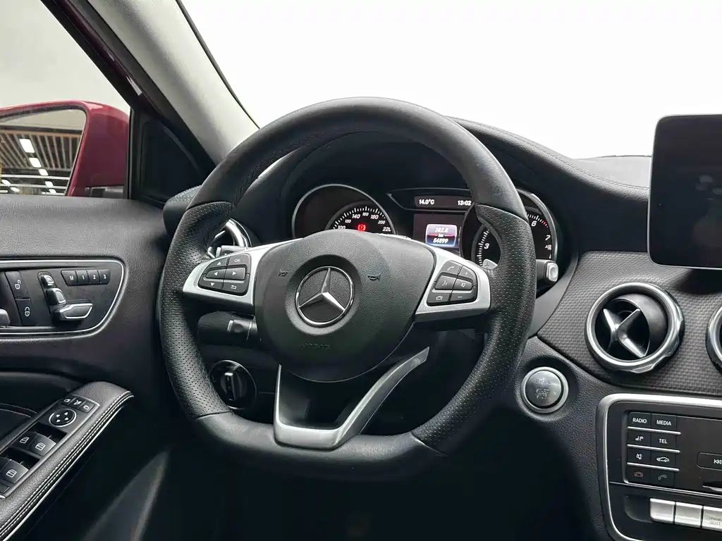 Mercedes-Benz GLA - фото 11