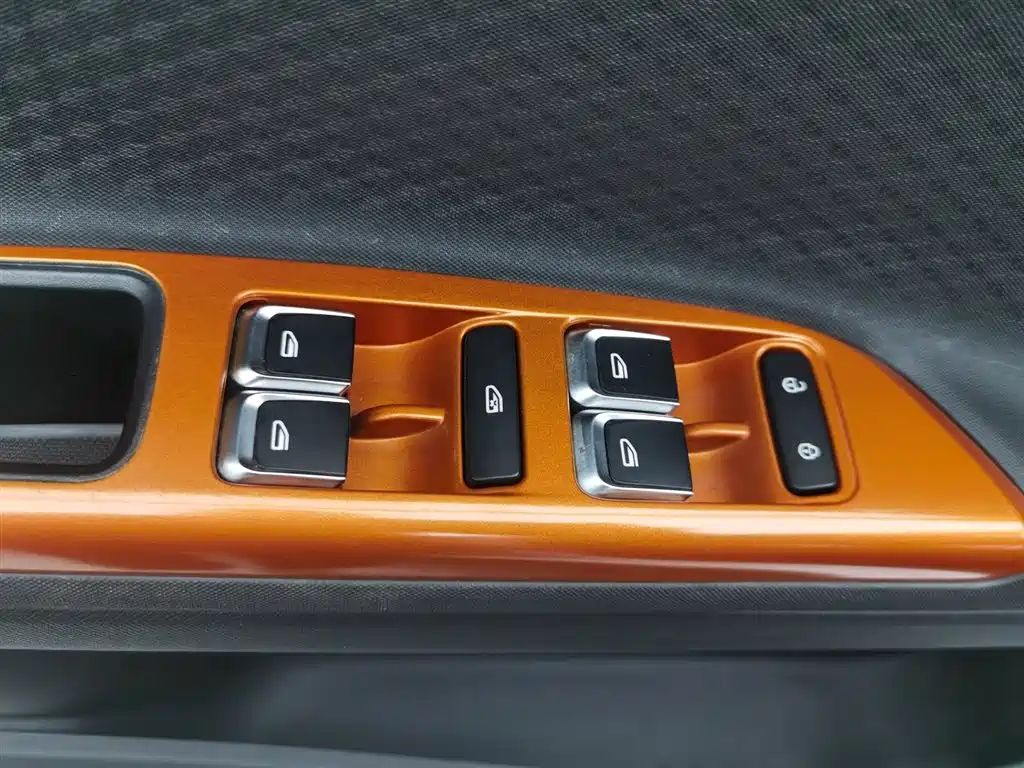 Geely X1 2017 1.3L AT