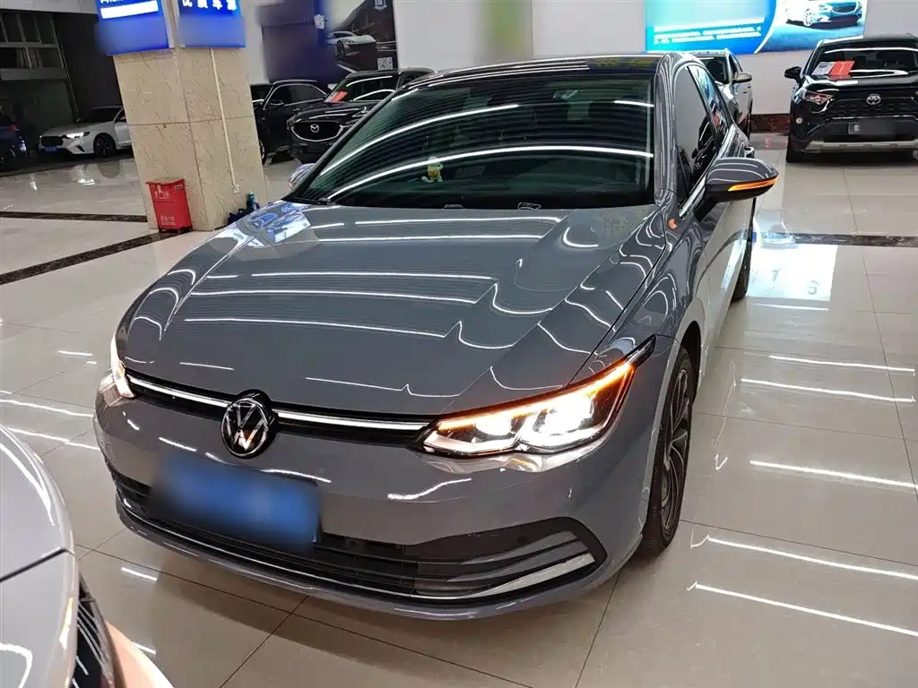 VOLKSWAGEN GOLF