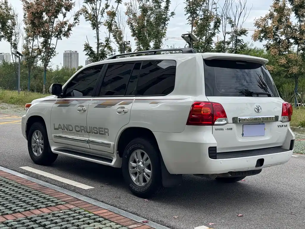 Toyota Land Cruiser — миниатюра 4