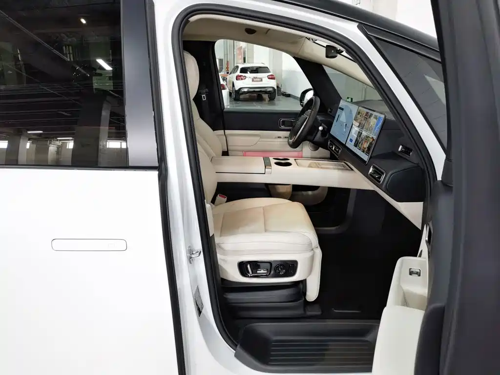 Li Auto Li MEGA — миниатюра 23