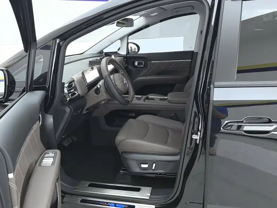 Wuling Xingguang 730 New Energy — миниатюра 9