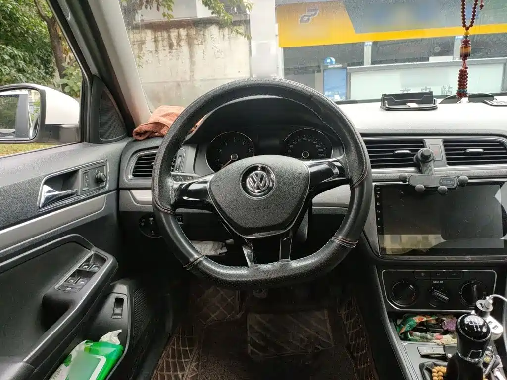 Volkswagen Lavida — миниатюра 3