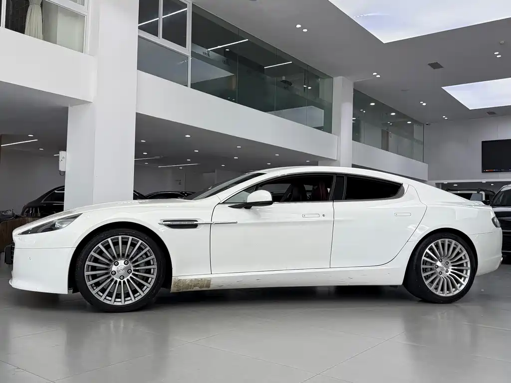 Aston Martin Rapide — миниатюра 4