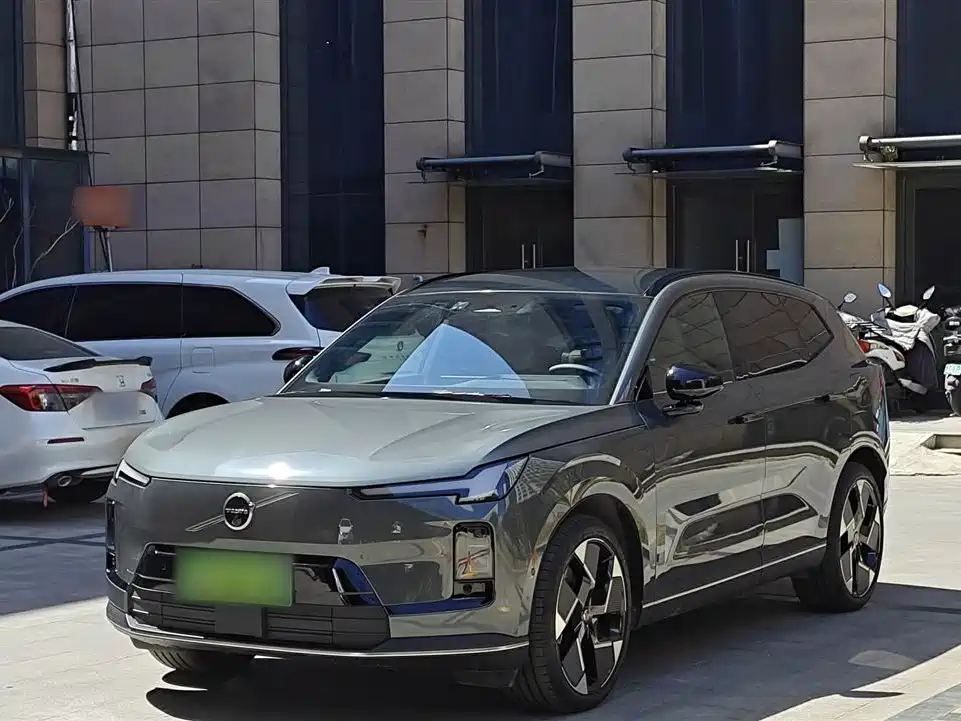 Volvo 沃尔沃XC70插电式混动 2025