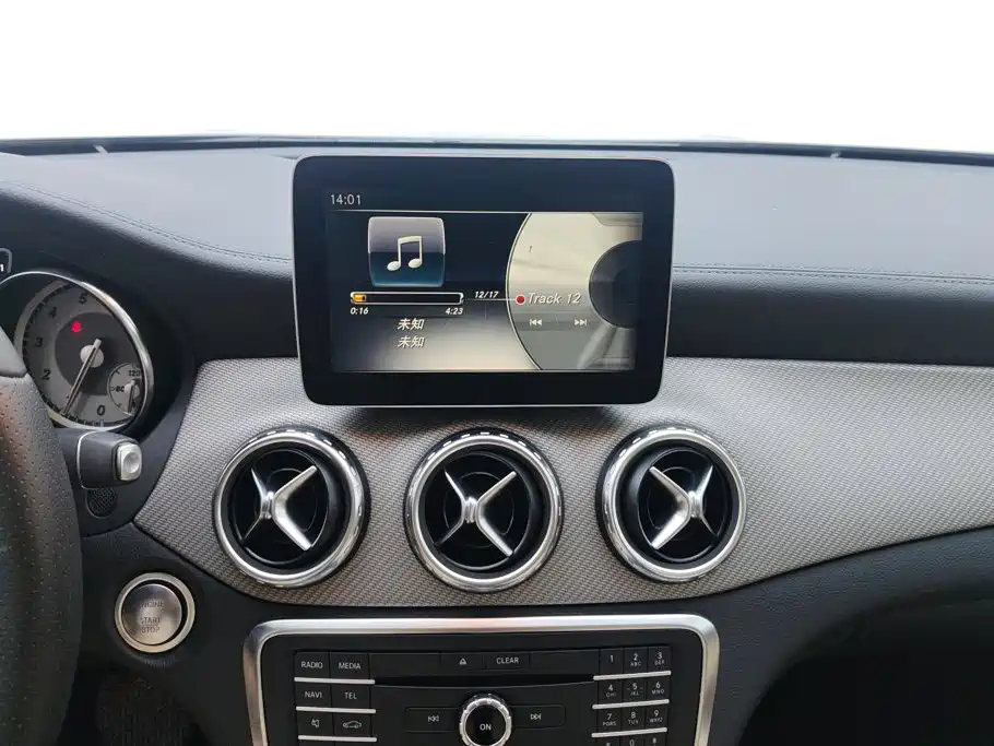 Mercedes-Benz GLA — миниатюра 13