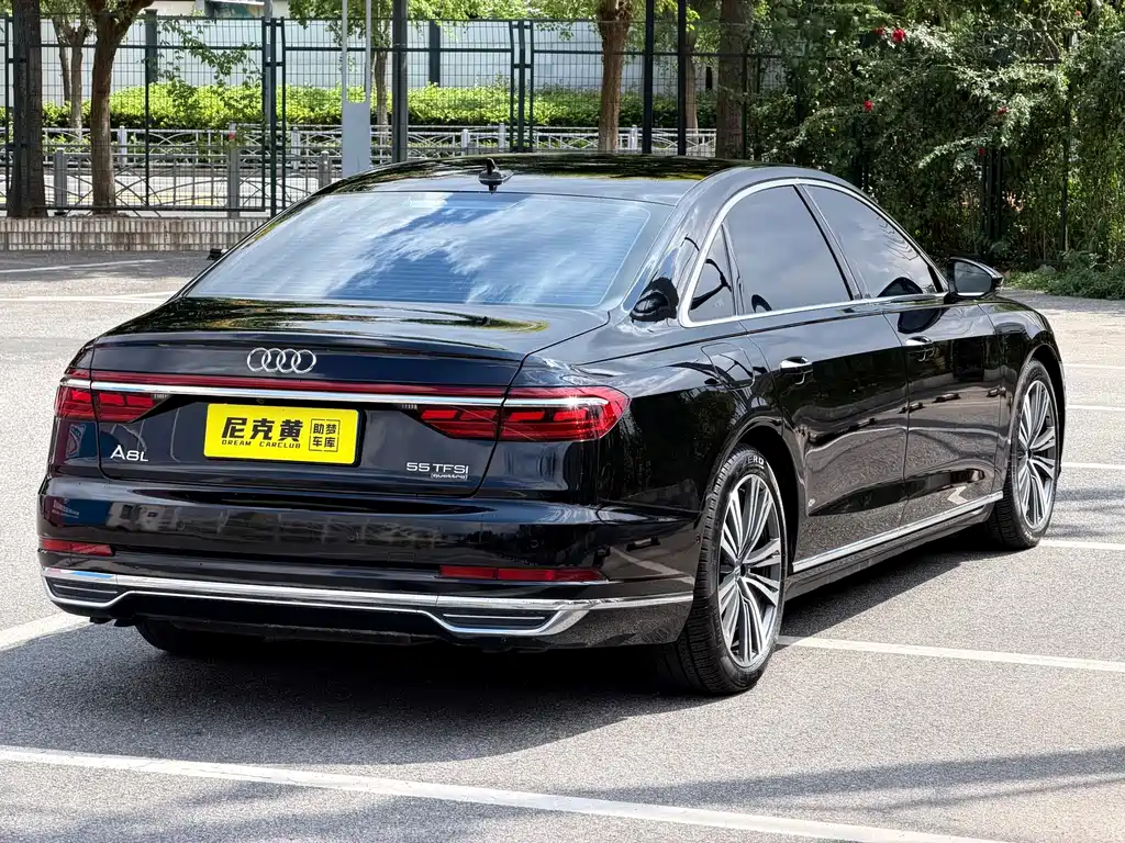 Audi A8 — миниатюра 6