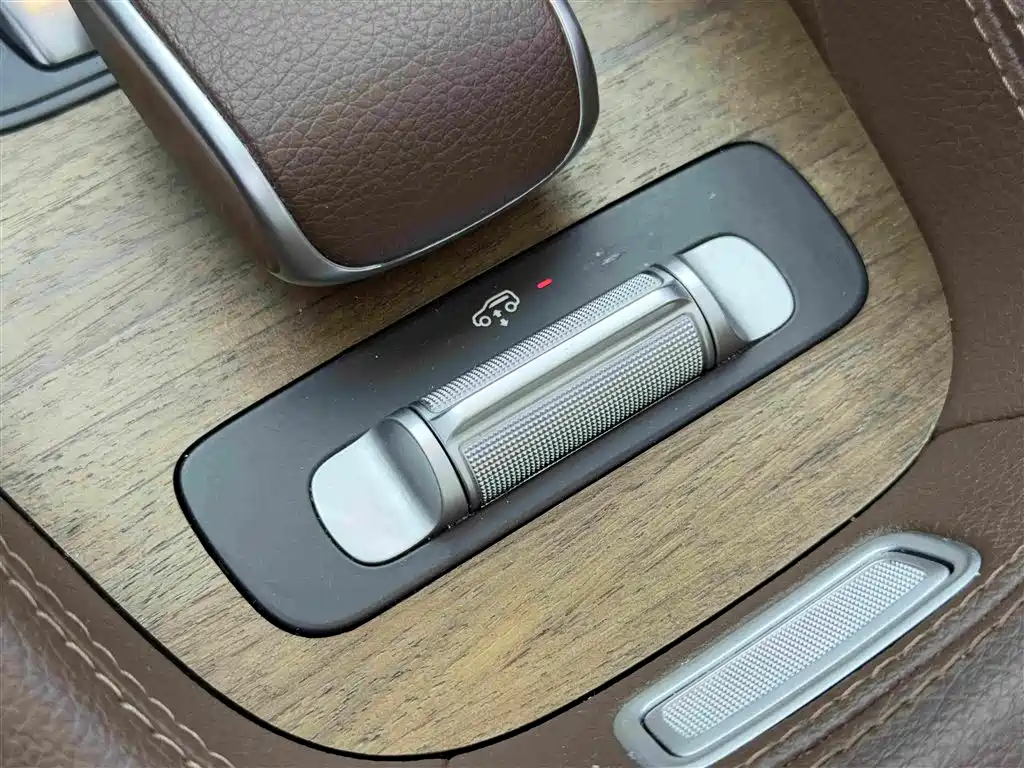Mercedes-Benz GLE New Energy — миниатюра 16