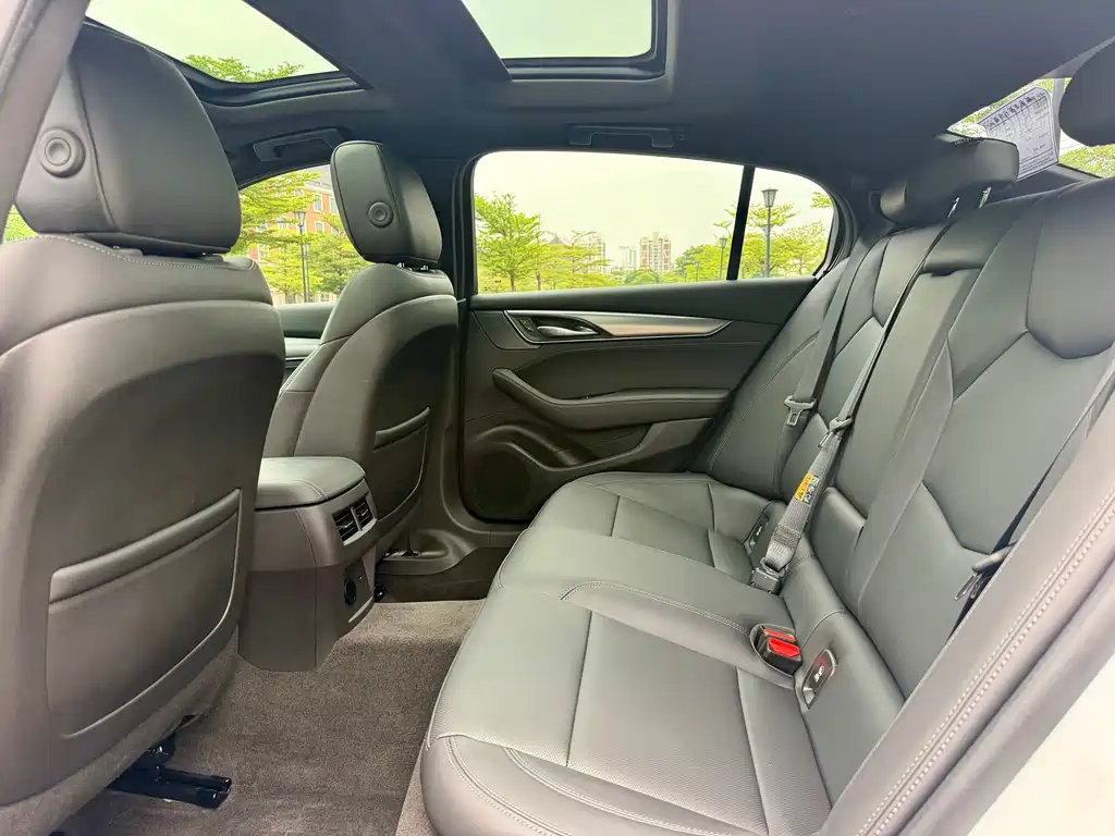 Cadillac CT5 — миниатюра 9