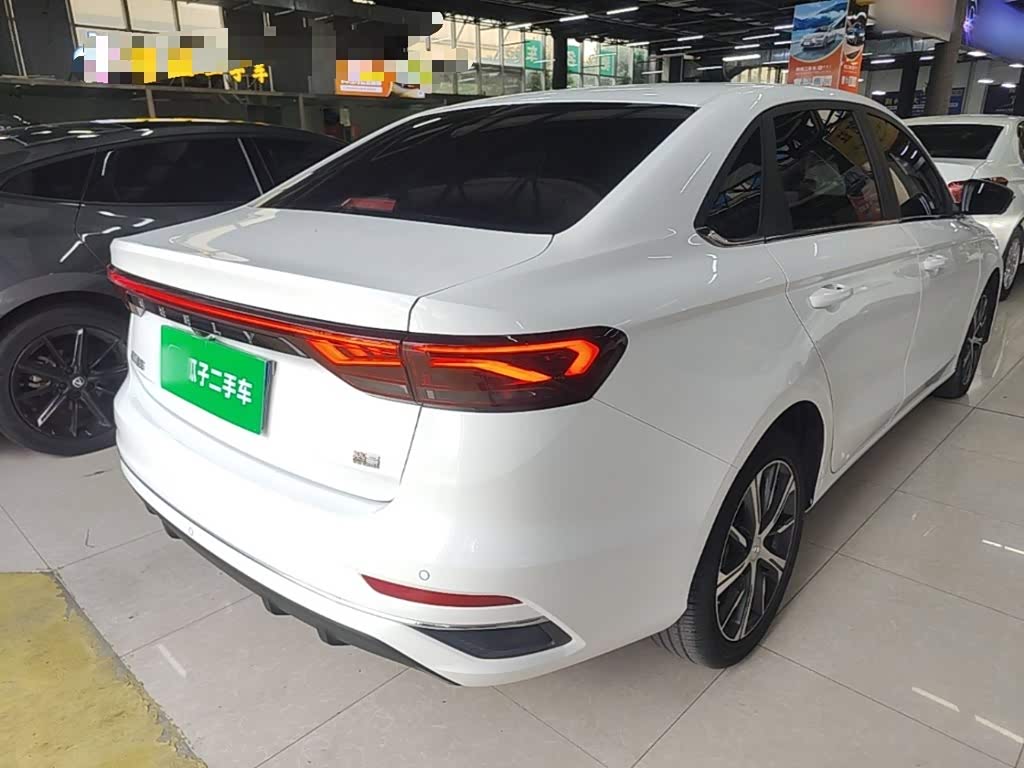 Geely Emgrand 1.5 л 2023 г. Белый, пробег 14400 км