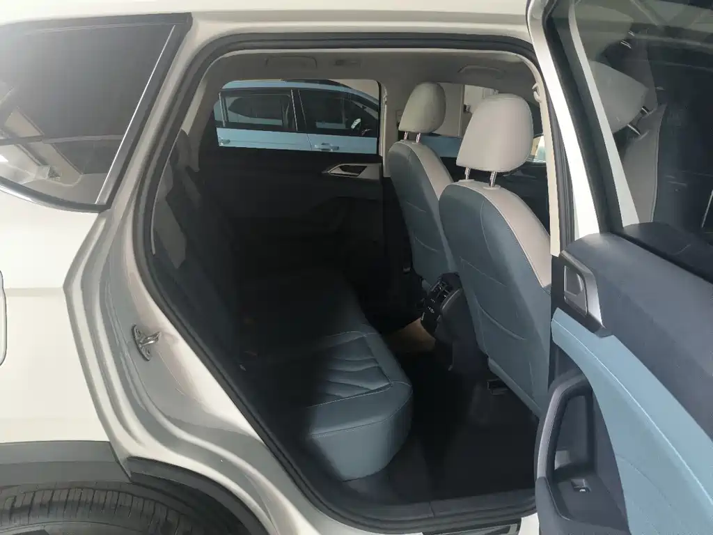 Volkswagen Tharu — миниатюра 10