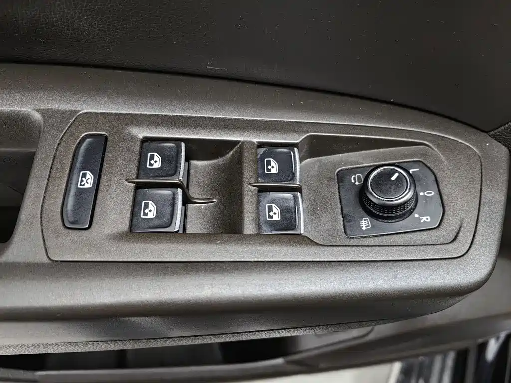 Volkswagen Teramont — миниатюра 9