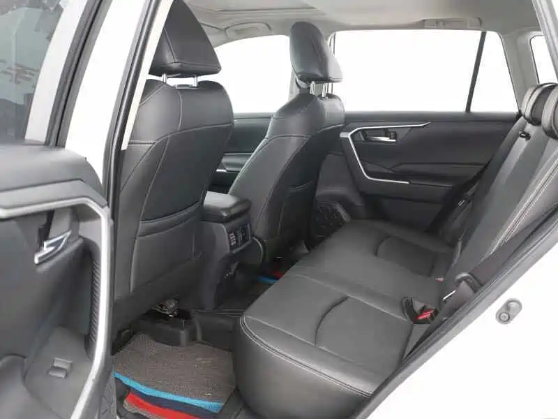 Toyota RAV4 — миниатюра 11