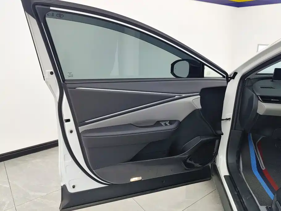 Toyota bZ5 — миниатюра 7