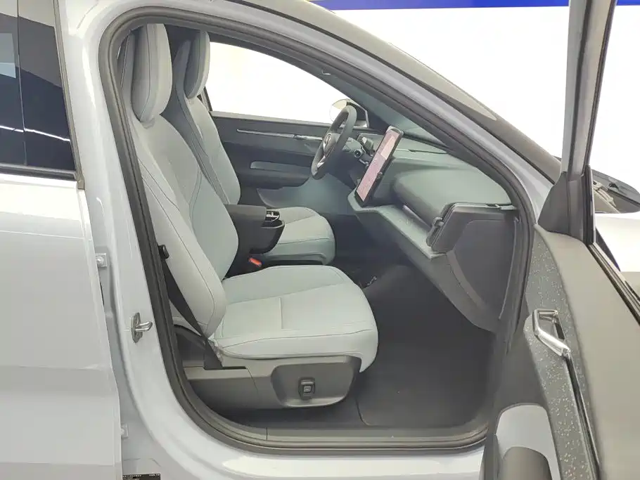 Volvo EX30 — миниатюра 8