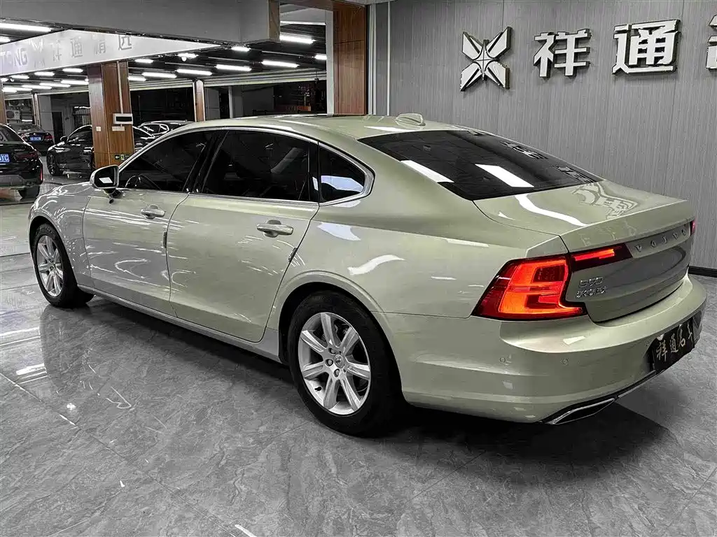 Volvo S90 2018 T4