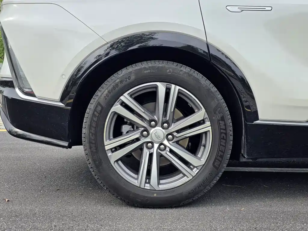 Cadillac Lyriq — миниатюра 23
