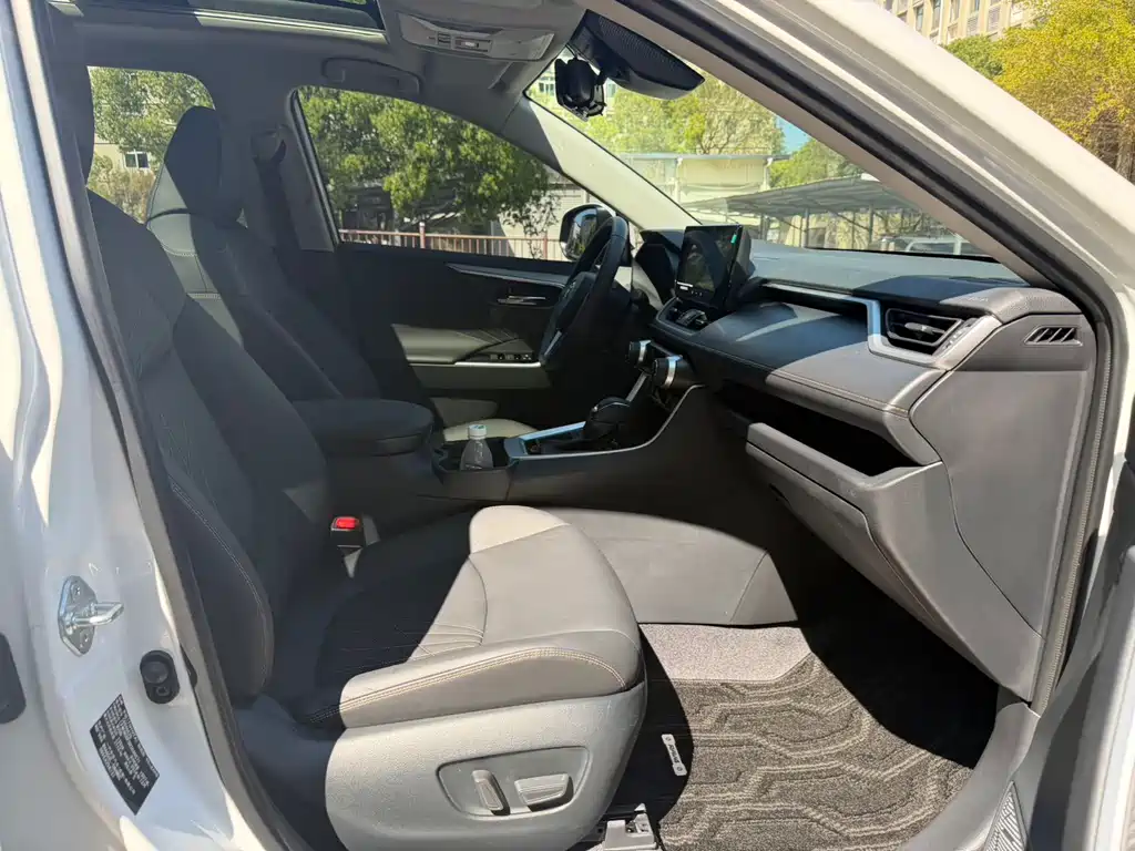 TOYOTA RAV4 RONGFANG