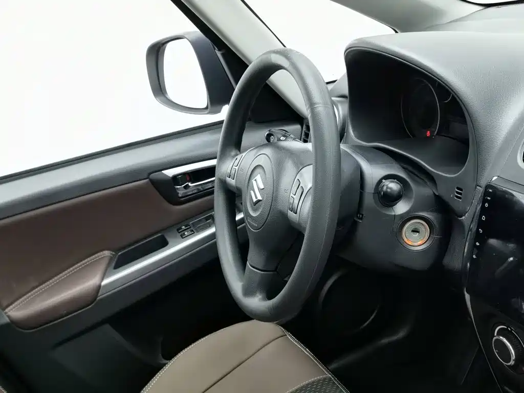 Suzuki SX4 — миниатюра 22