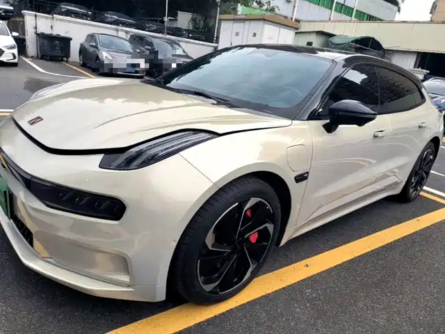 2022 Zeekr 001