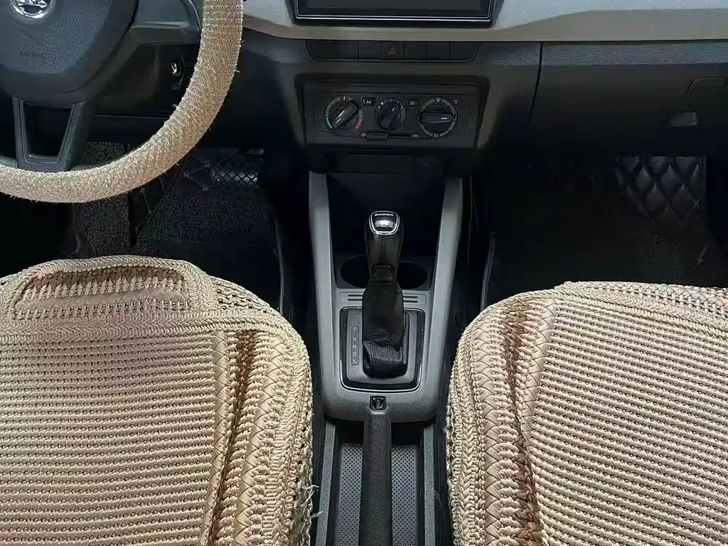 Skoda Fabia — миниатюра 8