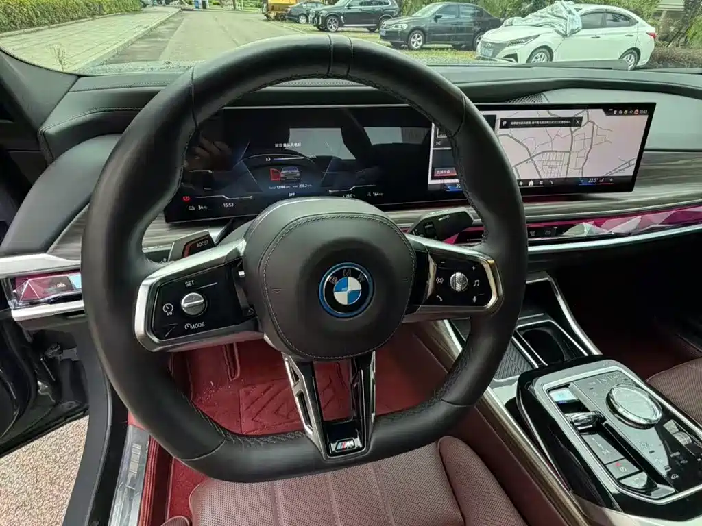 BMW i7 — миниатюра 13