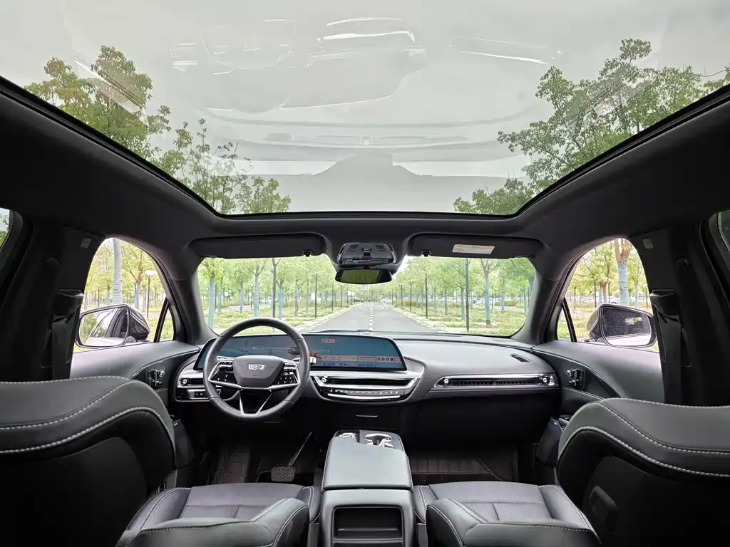 Cadillac Lyriq — миниатюра 22
