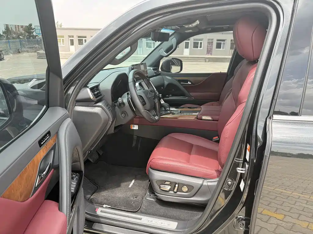 Lexus LX — миниатюра 7