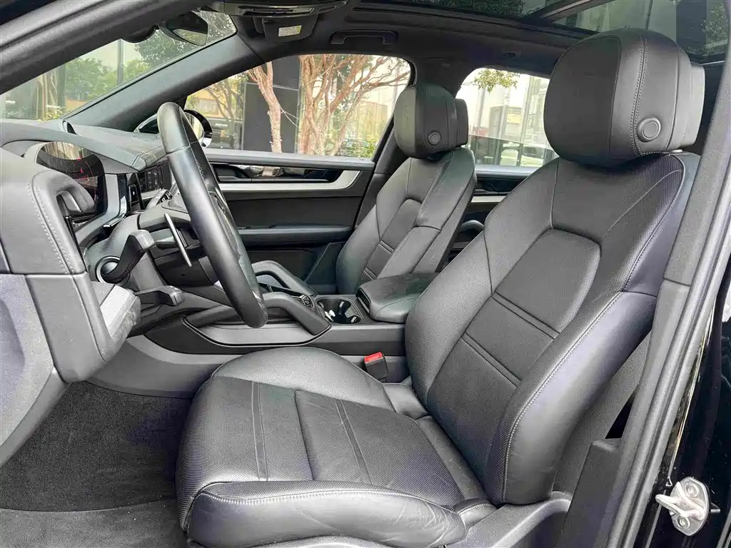 Porsche Cayenne — миниатюра 6