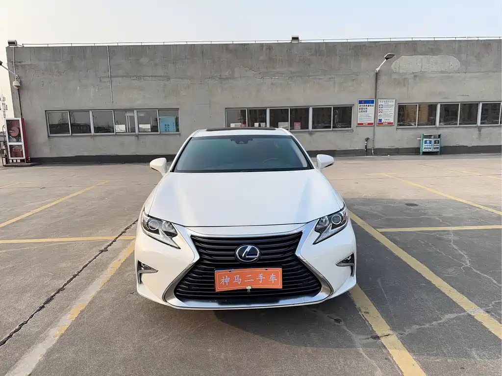 Lexus ES — миниатюра 2
