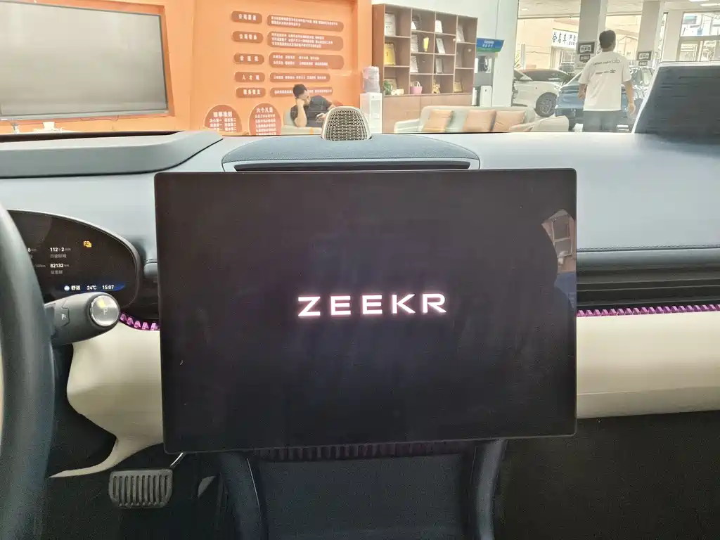 Zeekr 007 — миниатюра 14