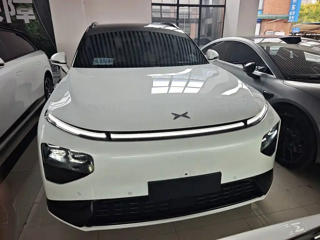 XPeng G9 — миниатюра 2