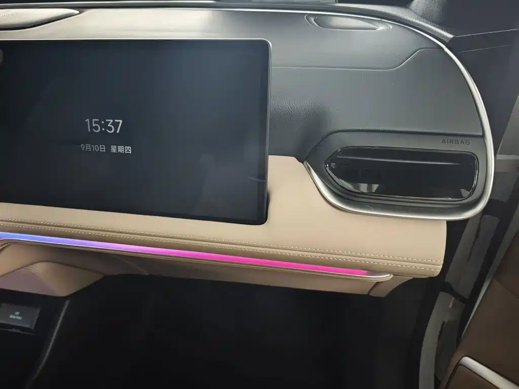XPeng G9 — миниатюра 12