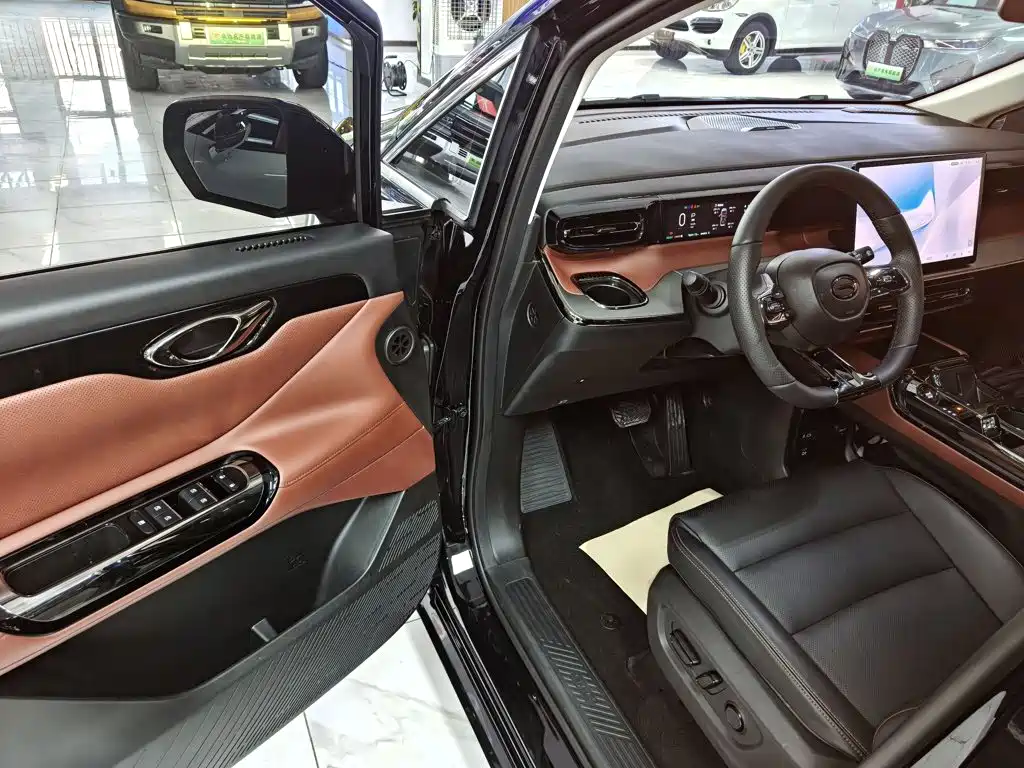 GAC Motor 传祺E8 PHEV — миниатюра 16