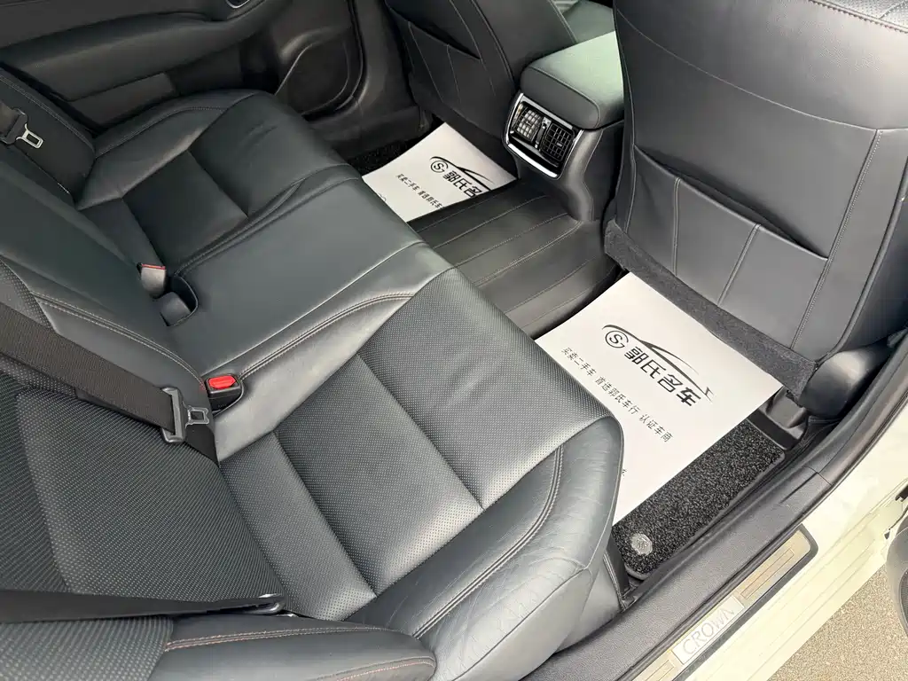 Toyota Crown 2.0T Fashion Edition, фото 11