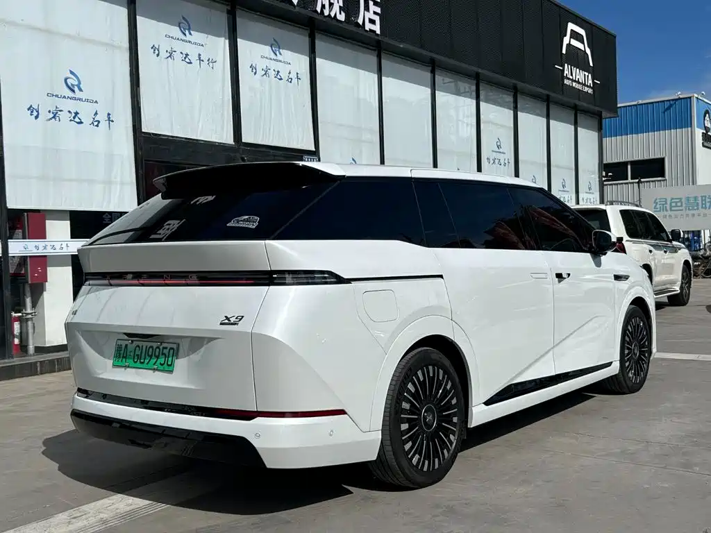 XPeng X9 — миниатюра 6