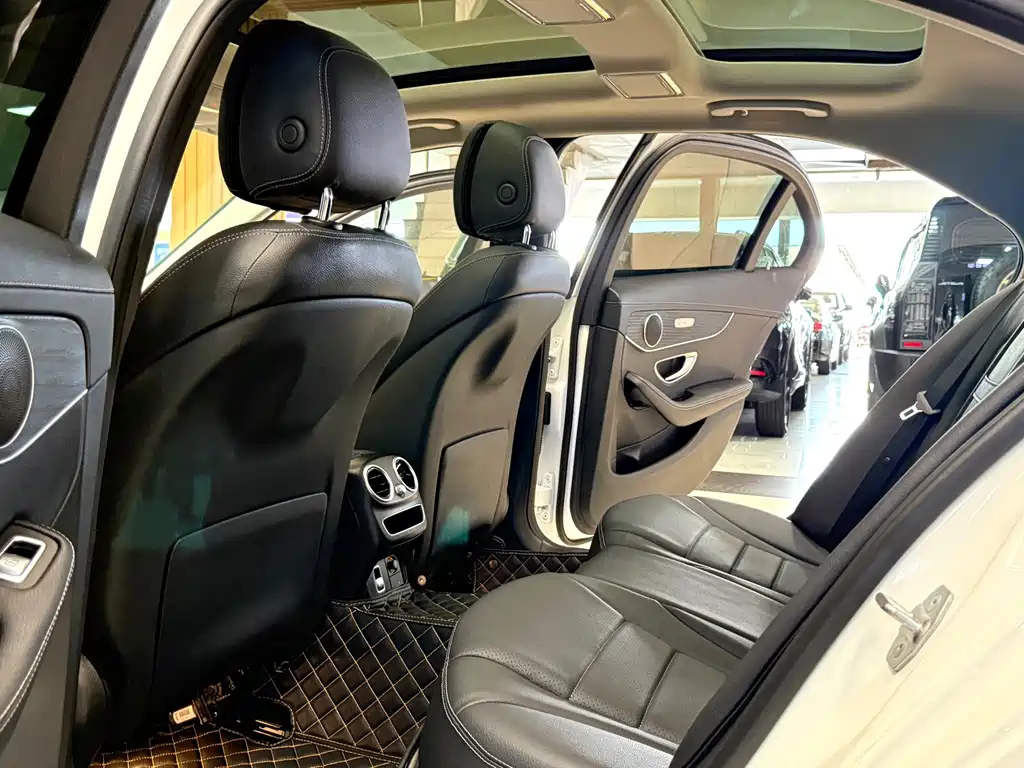 Mercedes-Benz C-Class — миниатюра 27
