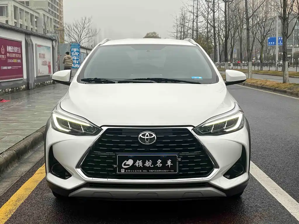 Toyota Yaris L 2023