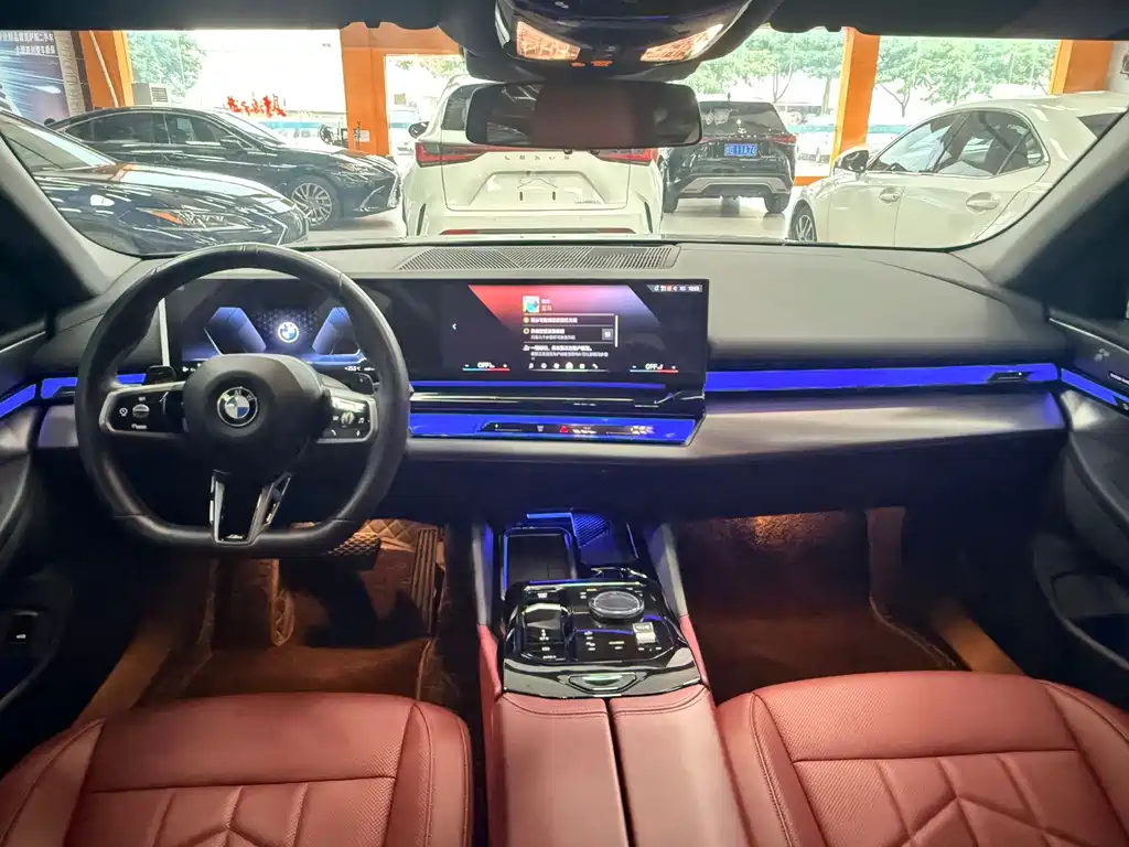 BMW 5 Series — миниатюра 7