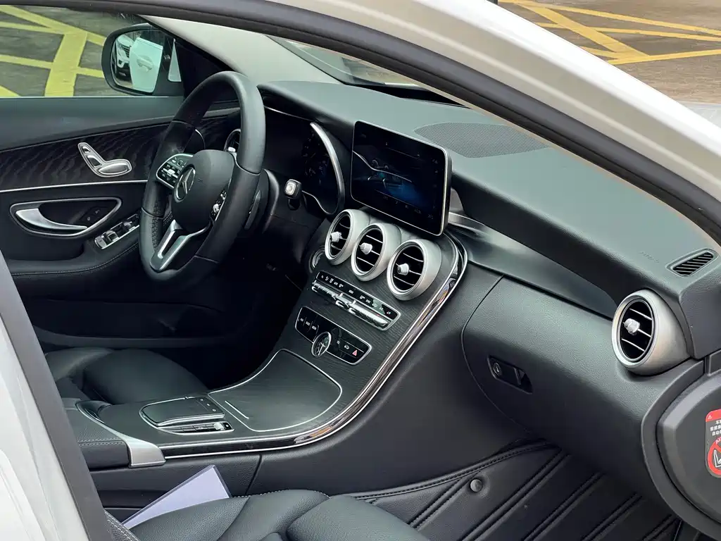 Mercedes-Benz C-Class (Import) — миниатюра 11