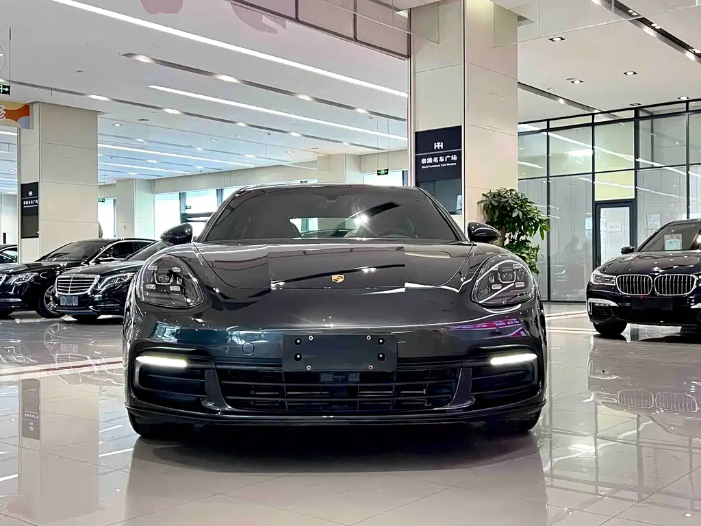 Porsche Panamera — миниатюра 2
