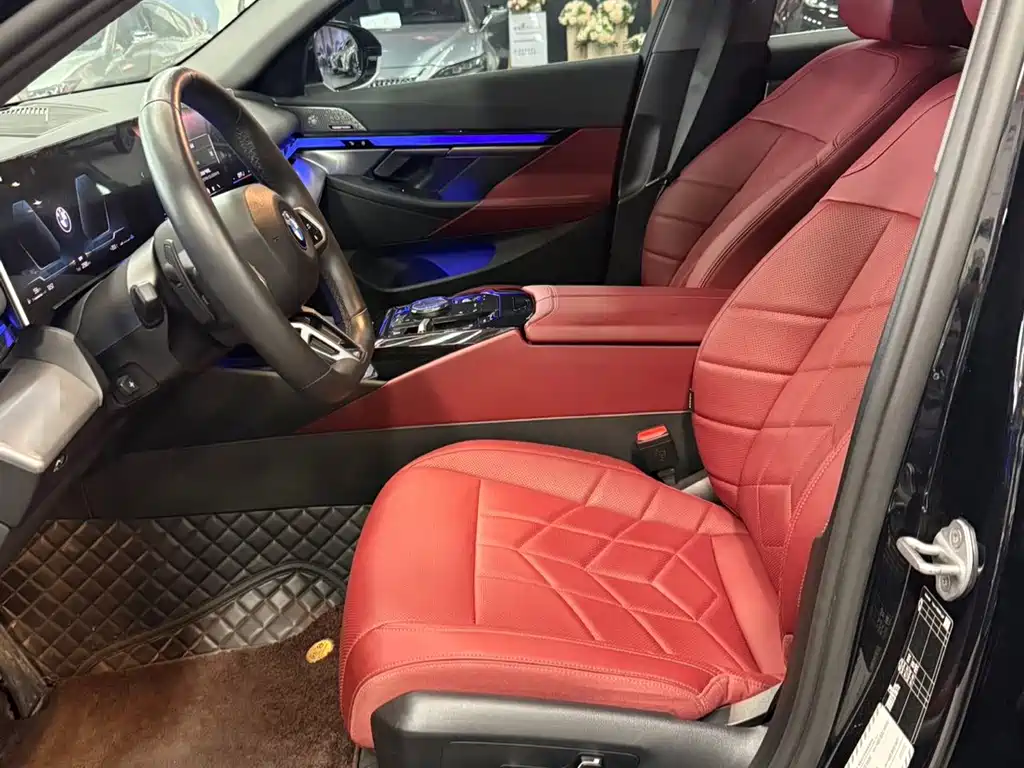 BMW 5 Series — миниатюра 4