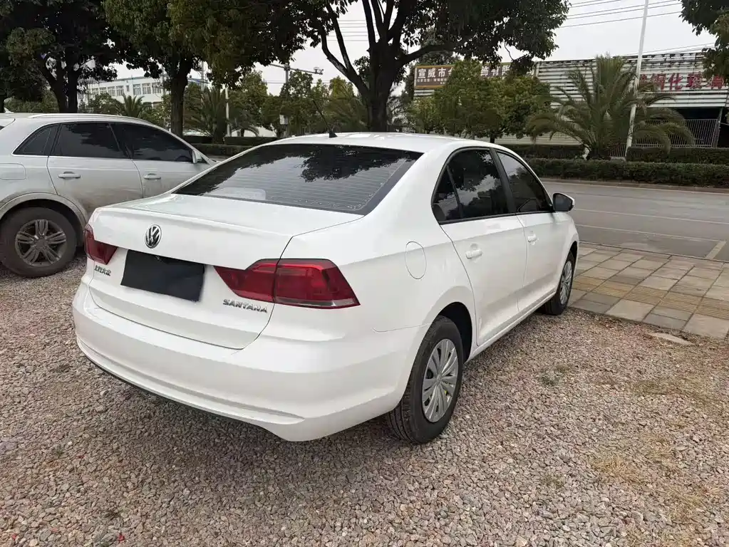 VOLKSWAGEN SANTANA