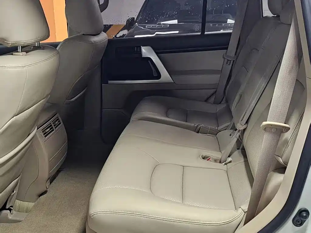 Toyota Land Cruiser — миниатюра 10