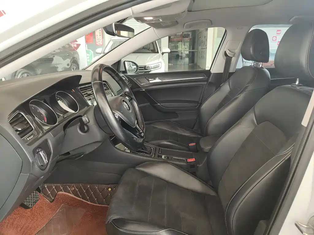 Volkswagen Golf 2018 230TSI AT Luxury