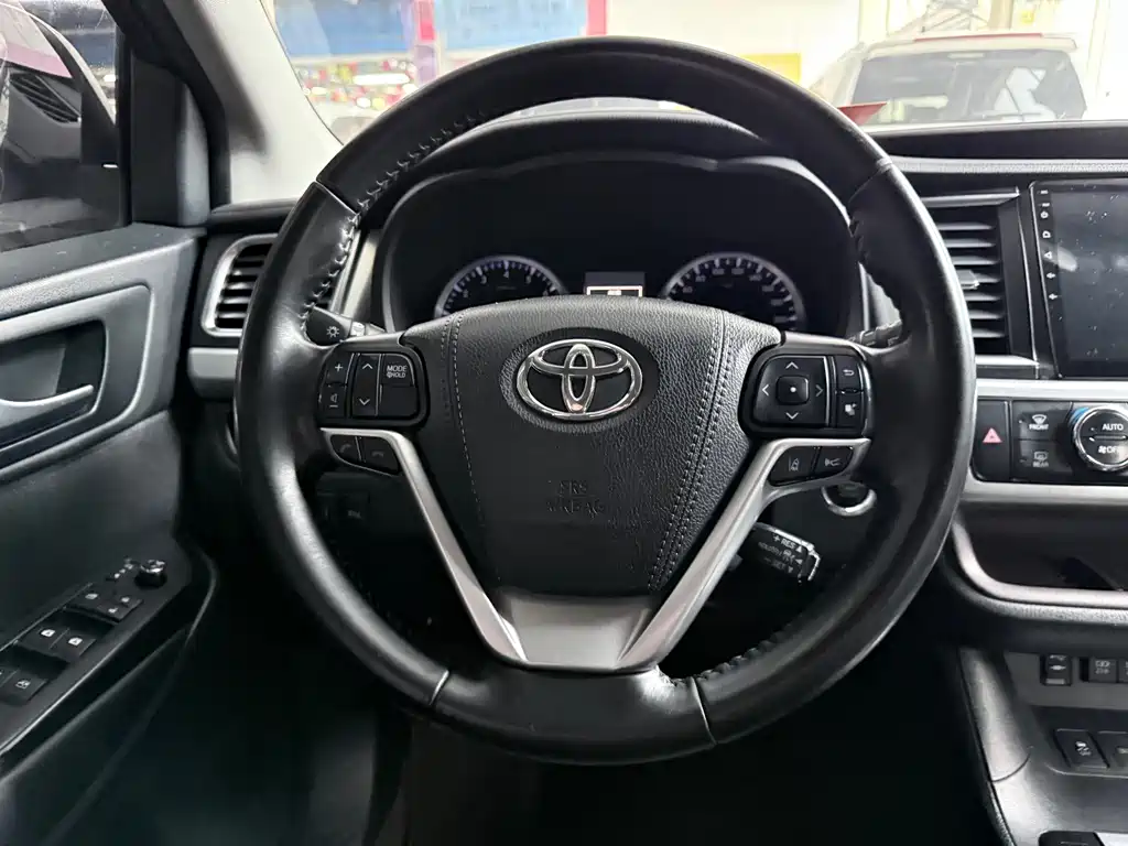 Toyota Highlander — миниатюра 14